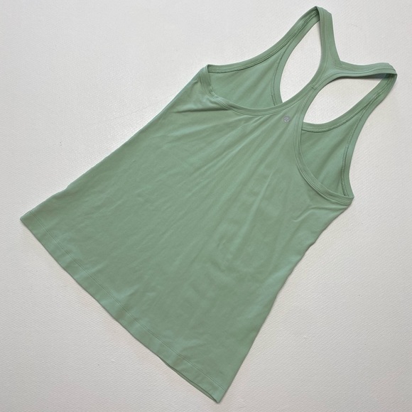Lululemon Cool Racerback in Green Fern Size 8-10 EUC - Picture 7 of 9